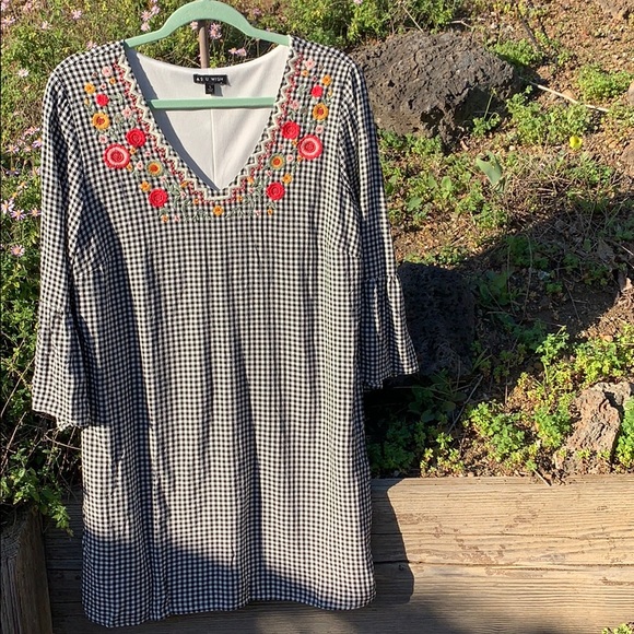 As U Wish Dresses & Skirts - As U Wish picnic plaid embroidered floral dress